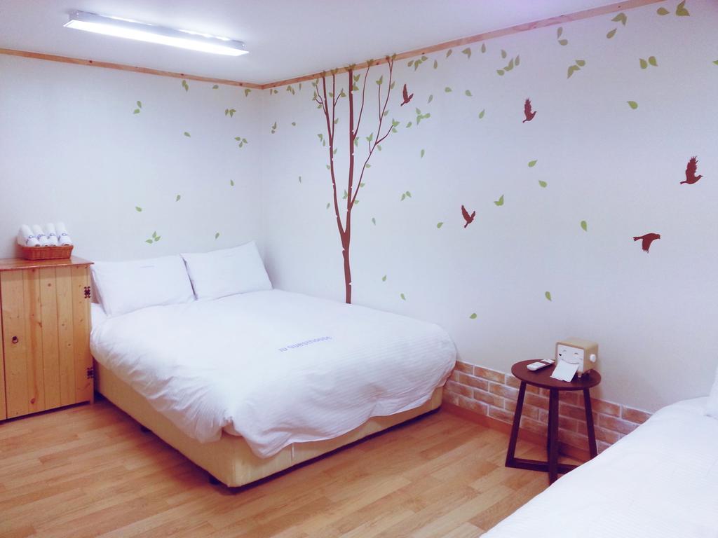 Iu Guest House Myeongdong Seoul Zimmer foto